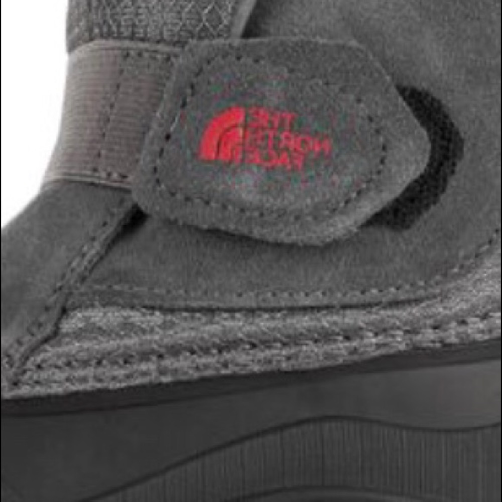 The NORTH FACE size 7 Toddler.  ALPENGLOW BOOTS